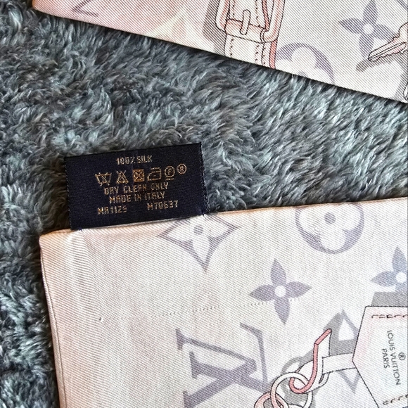 Louis Vuitton (LV) Bandeau - Picture 10 of 10